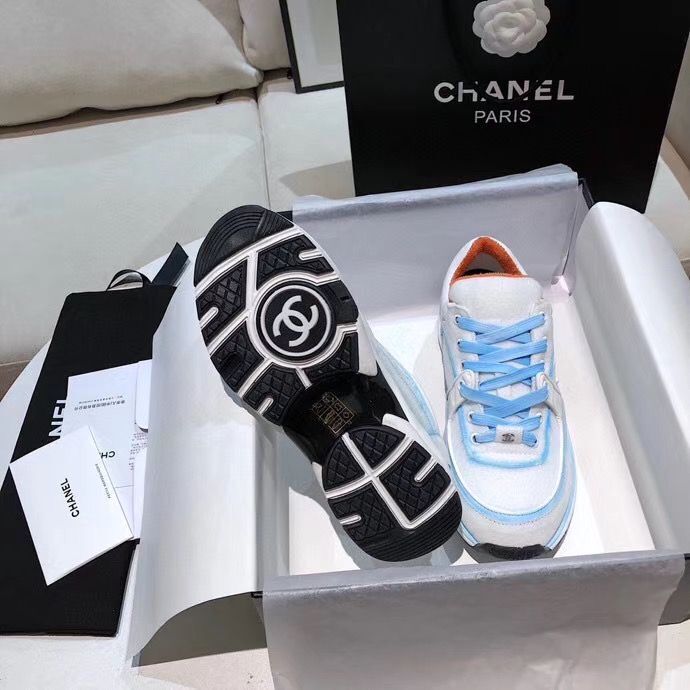 CHL Sneakers Run Away