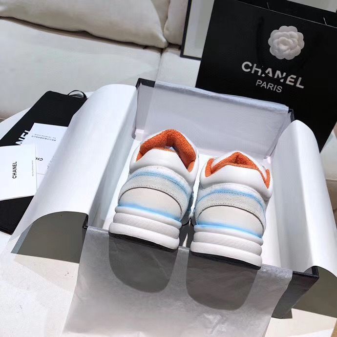 CHL Sneakers Run Away