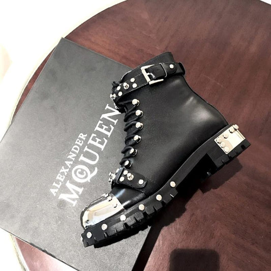 M*queen      Boots Studs