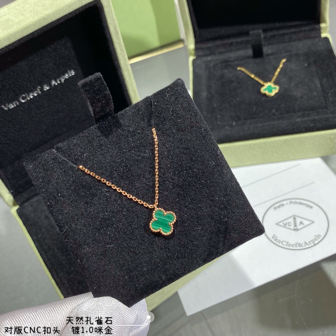 VAN C & A  Necklace pendant 11 Color's