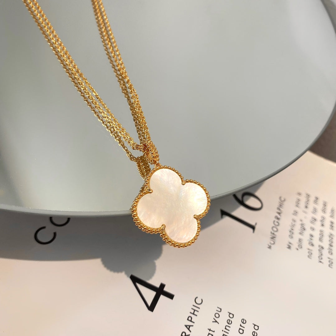 VAN C & A  Necklace pendant 11 Color's