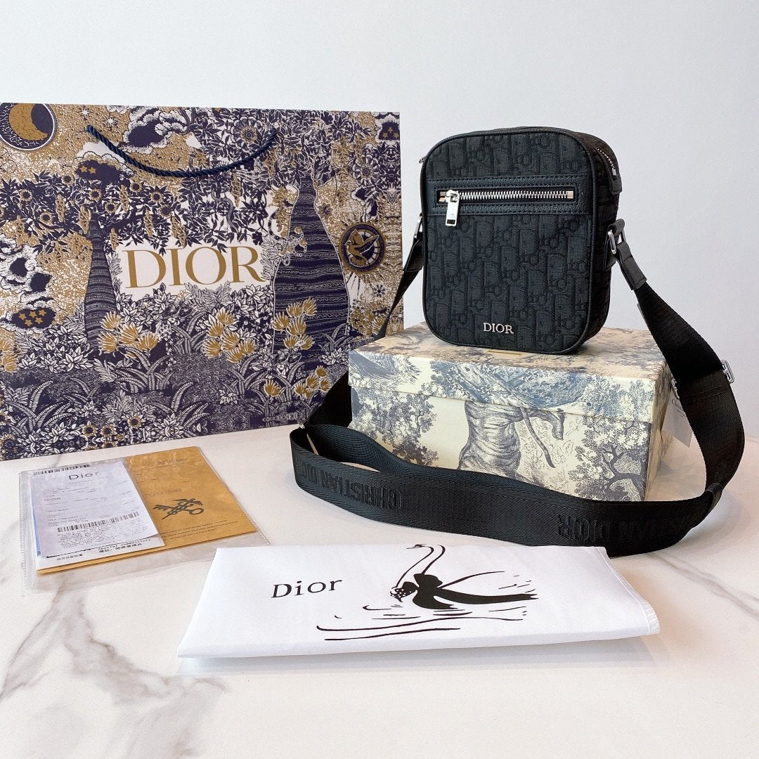 CHD  Bag Oblique Messenger  2 Color 's
