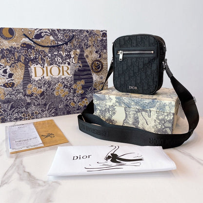 CHD  Bag Oblique Messenger  2 Color 's