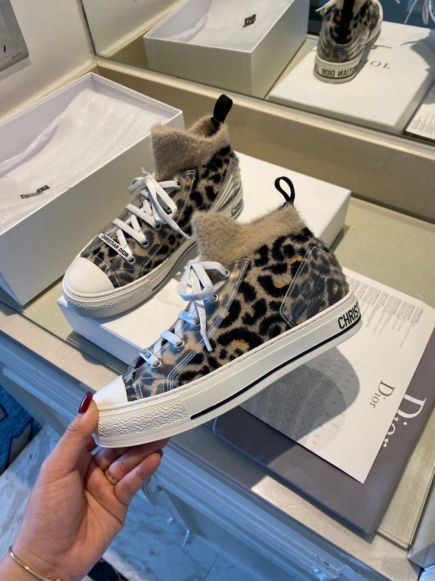 CHD  Walk Sneakers  2 Color