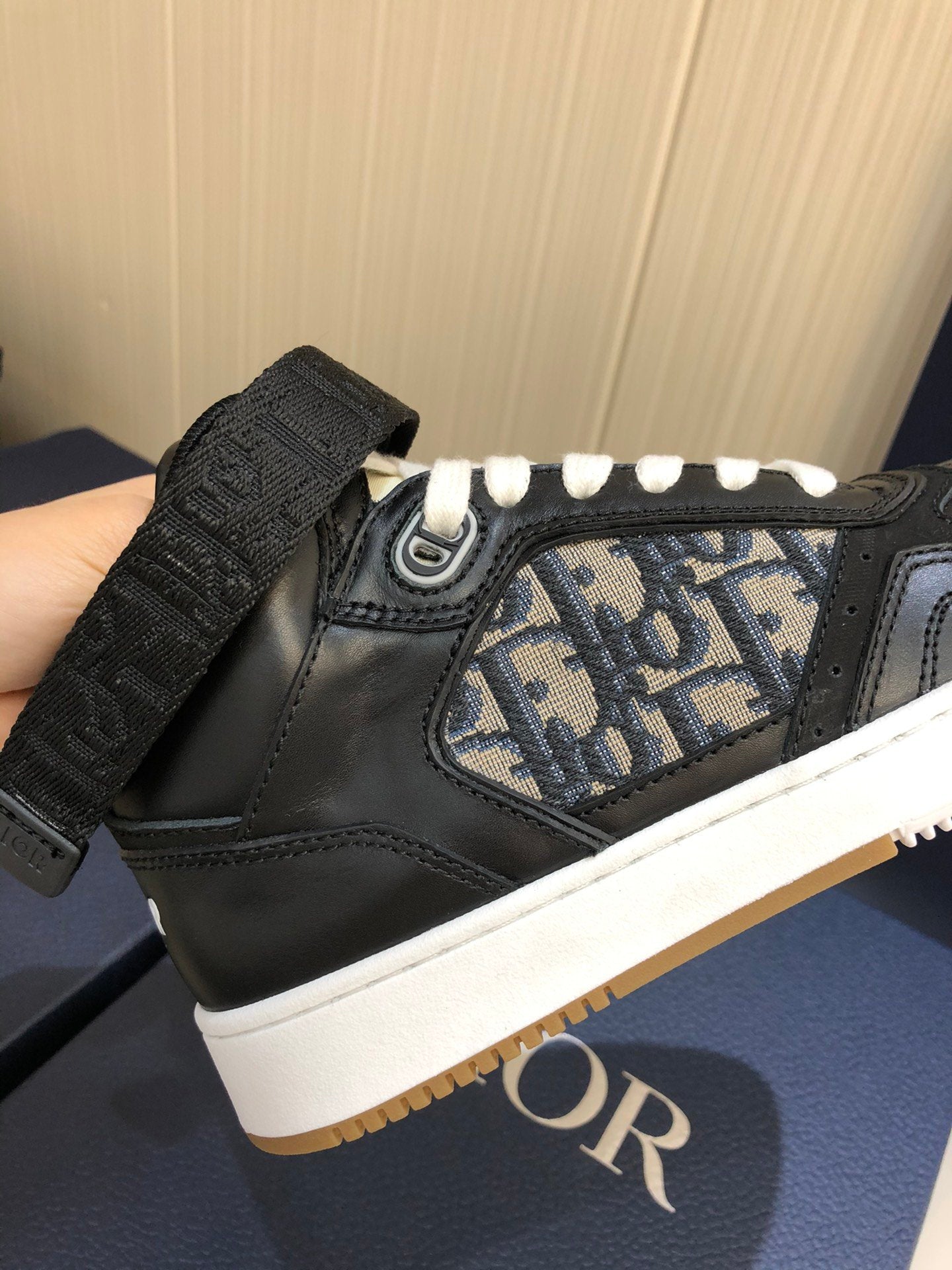 CHD  Sneakers High