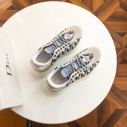 CHD Sneakers Run Away