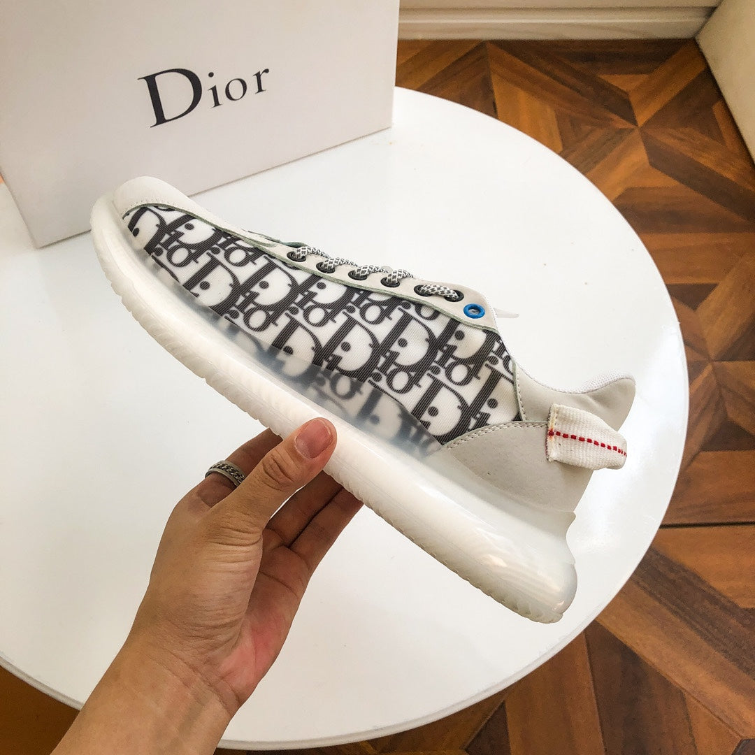 CHD Sneakers Run Away