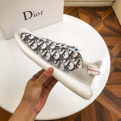 CHD Sneakers Run Away