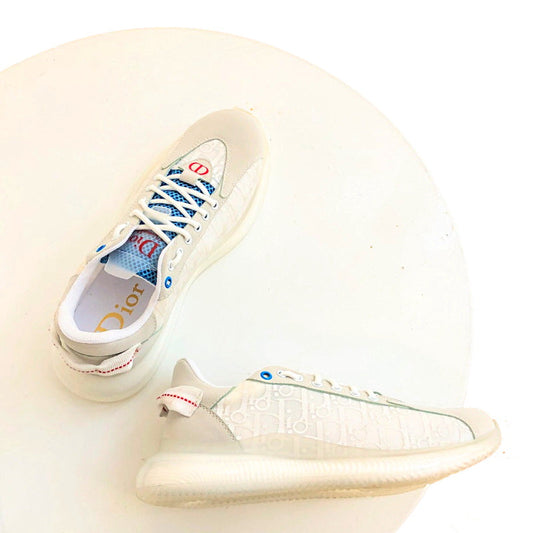 CHD Sneakers Run Away
