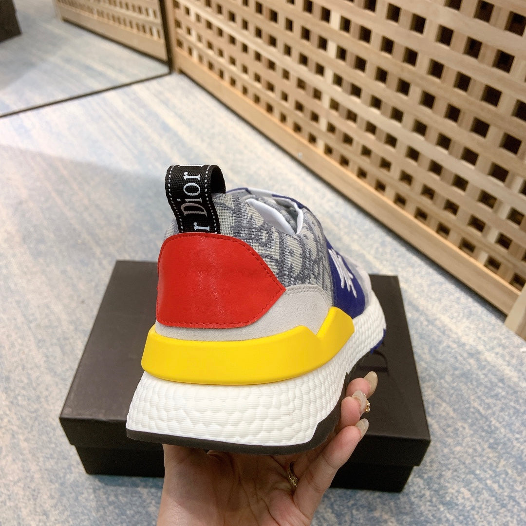 CHD Sneakers Run Away