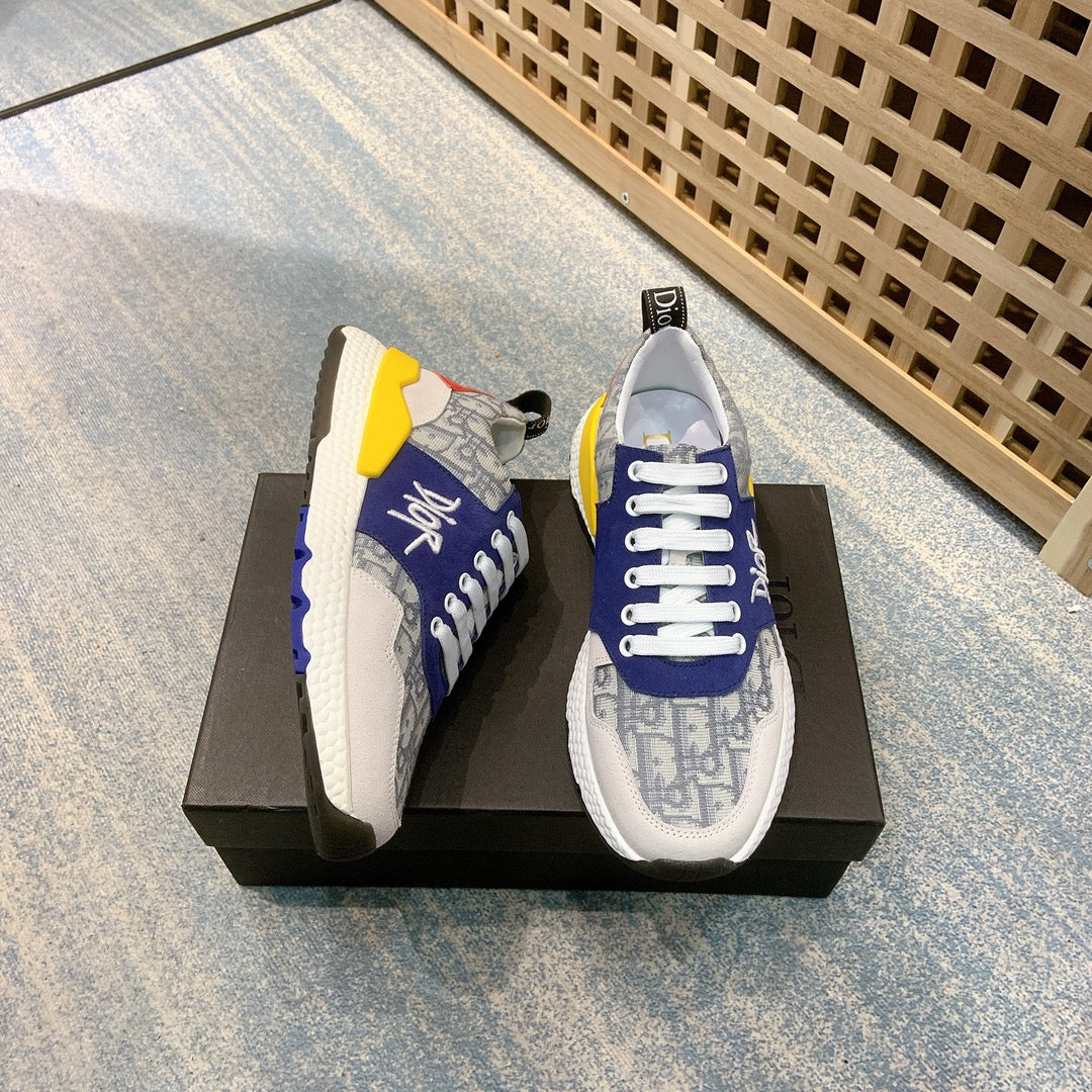 CHD Sneakers Run Away