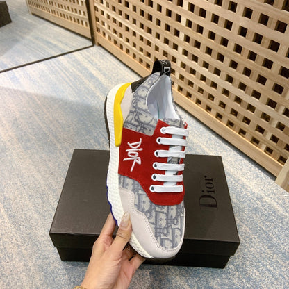 CHD Sneakers Run Away