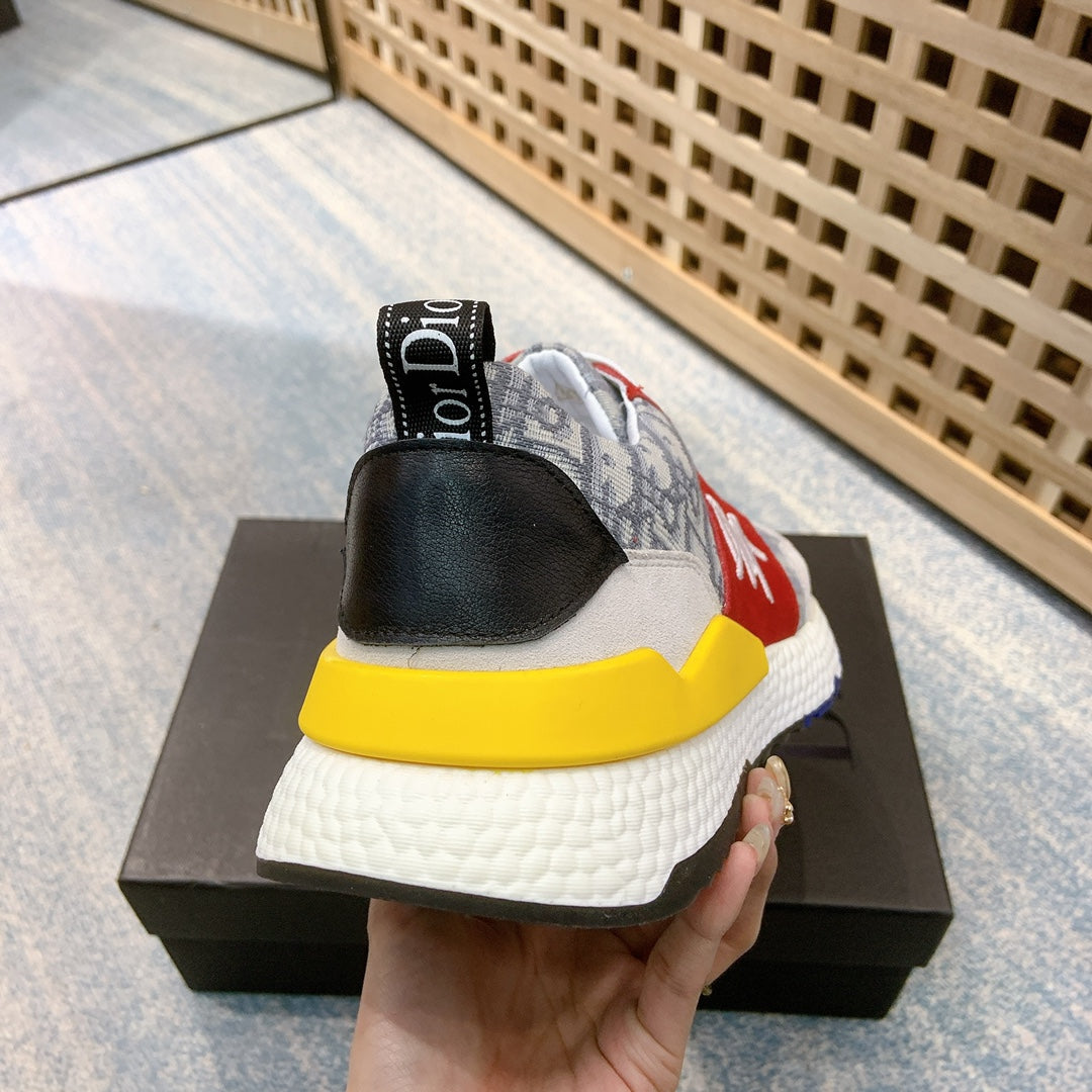 CHD Sneakers Run Away