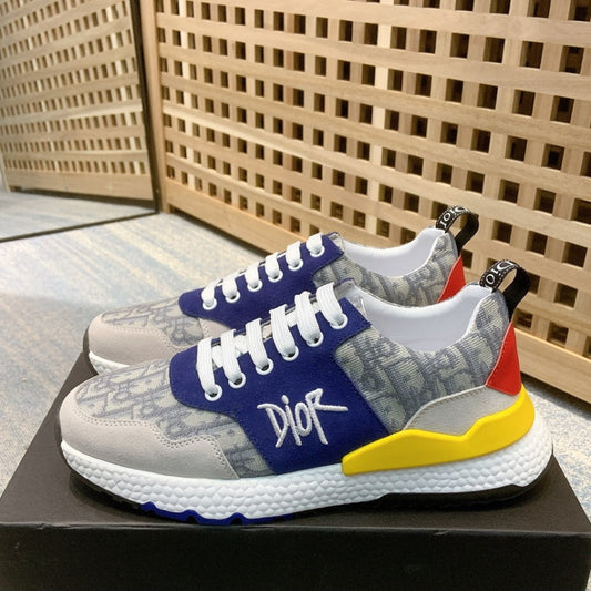 CHD Sneakers Run Away