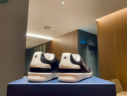 CHD Trainers  Sneakers Run Away