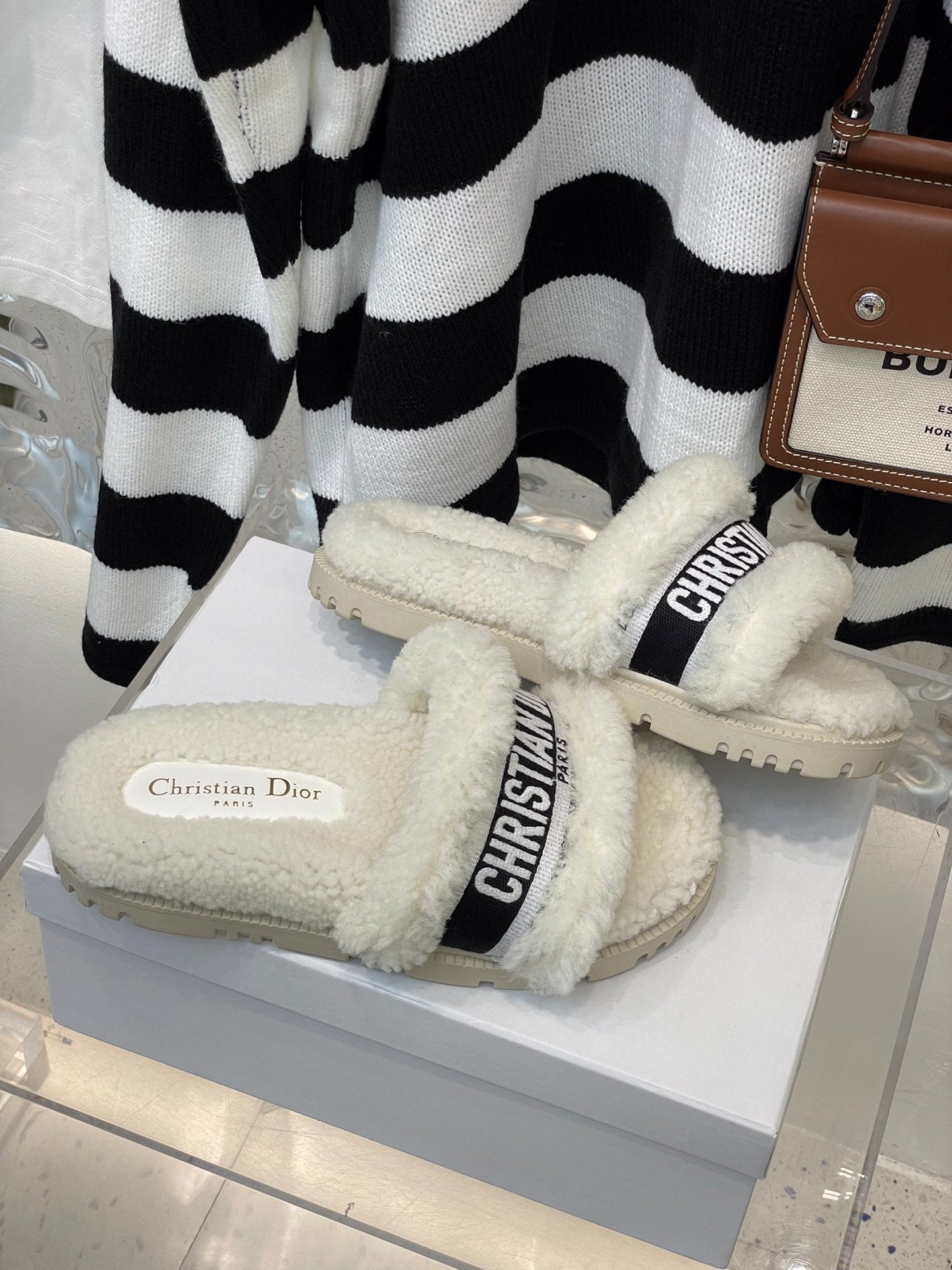 CHD Slippers DWAY Shearling