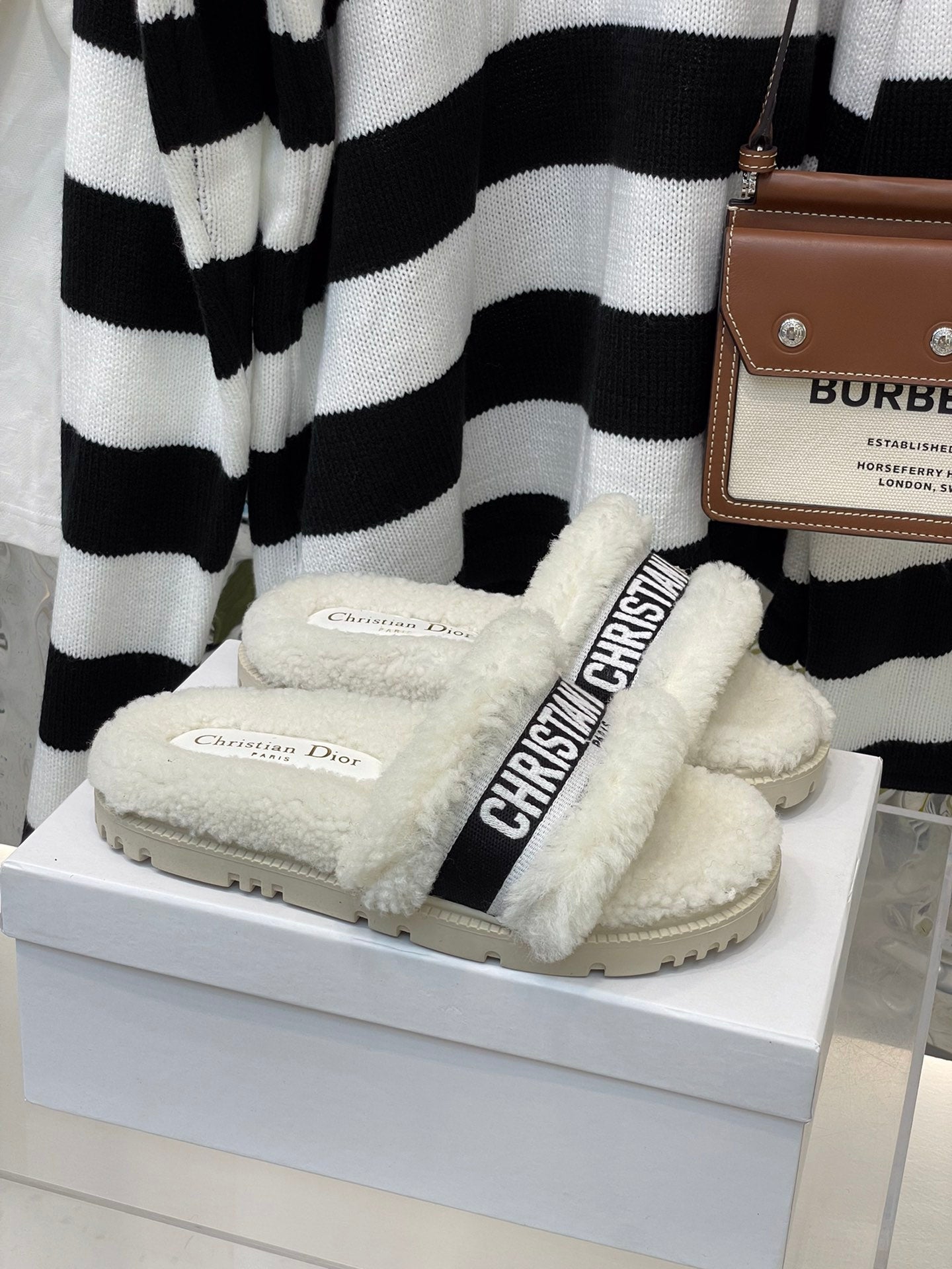 CHD Slippers DWAY Shearling