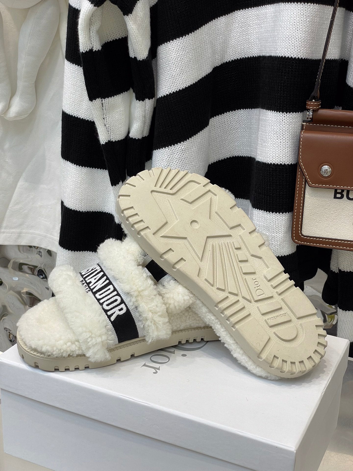 CHD Slippers DWAY Shearling