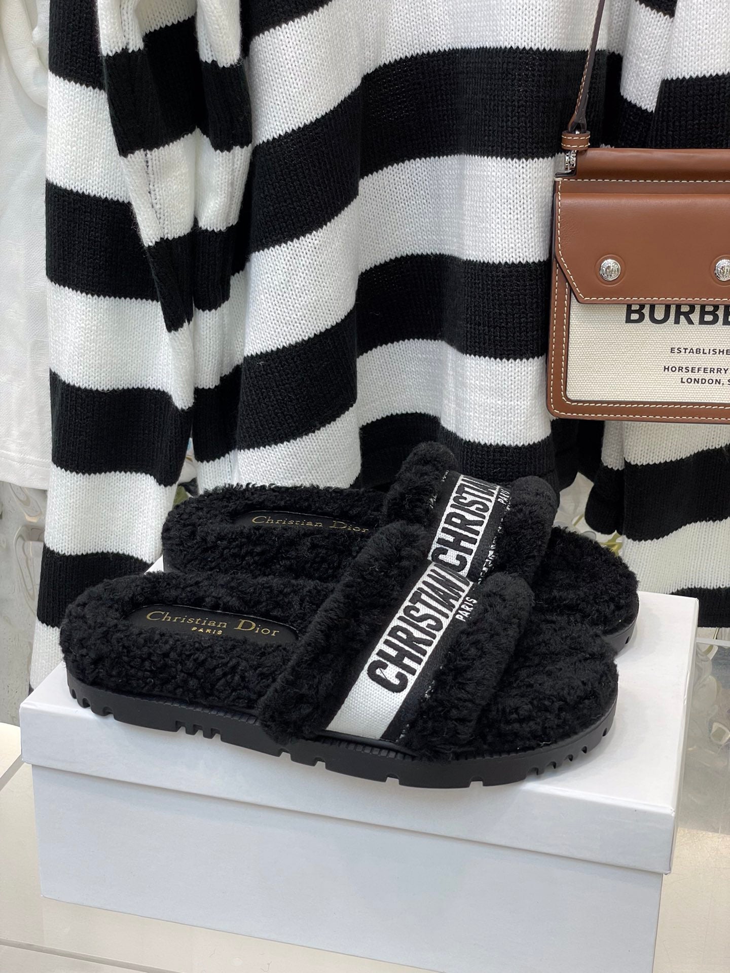 CHD Slippers DWAY Shearling