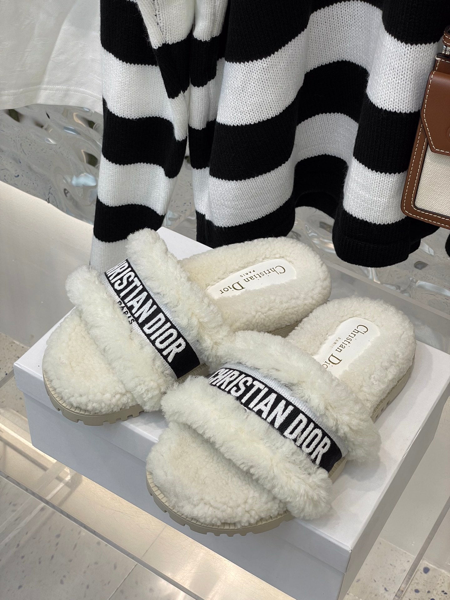 CHD Slippers DWAY Shearling