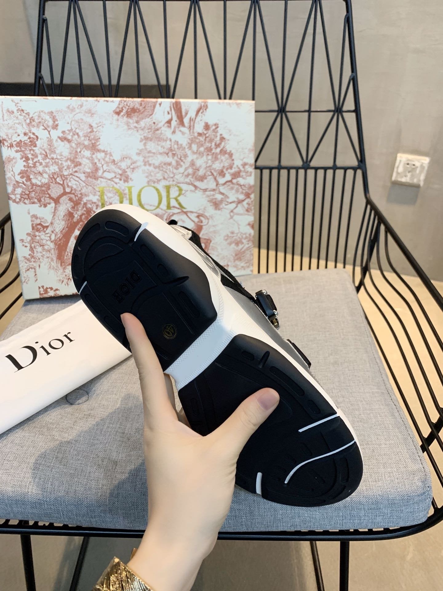 CHD Sneakers Silver