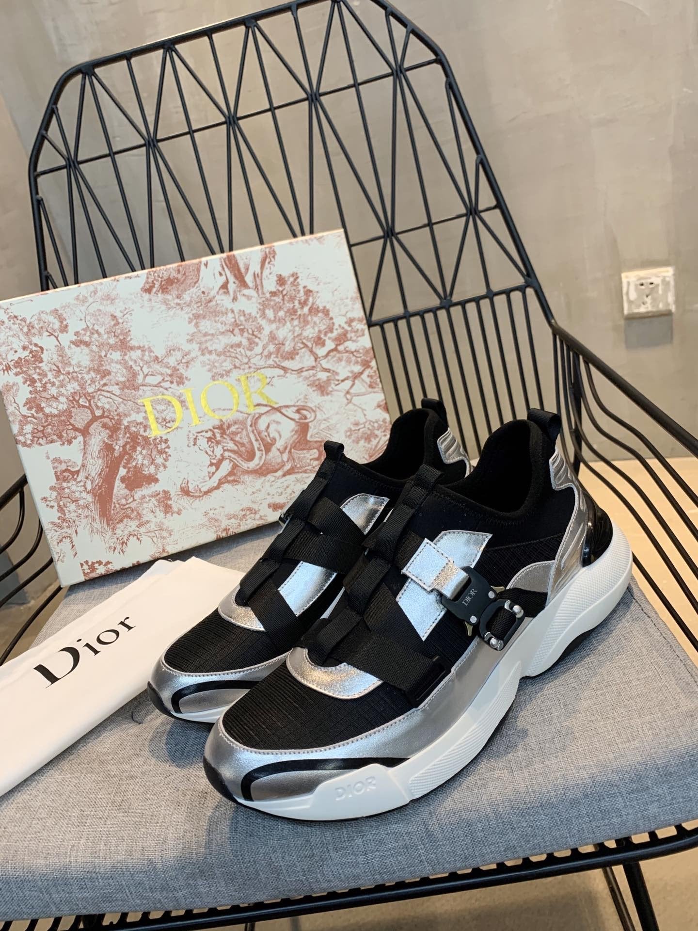 CHD Sneakers Silver