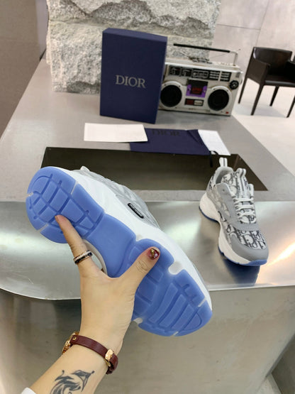 CHD Sneakers Run Away White