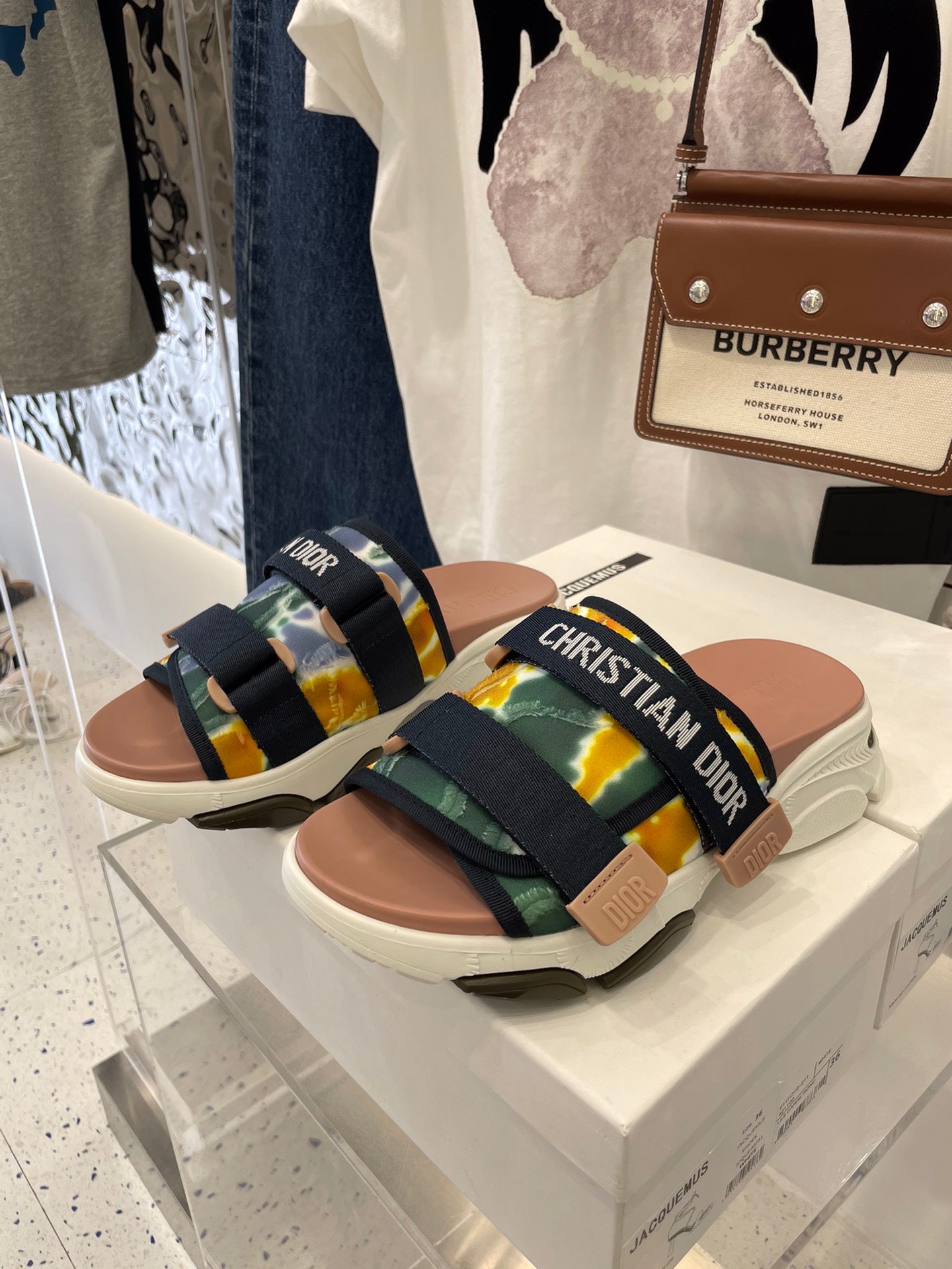 CHD Slippers  Sandals    2 Color 's Wander