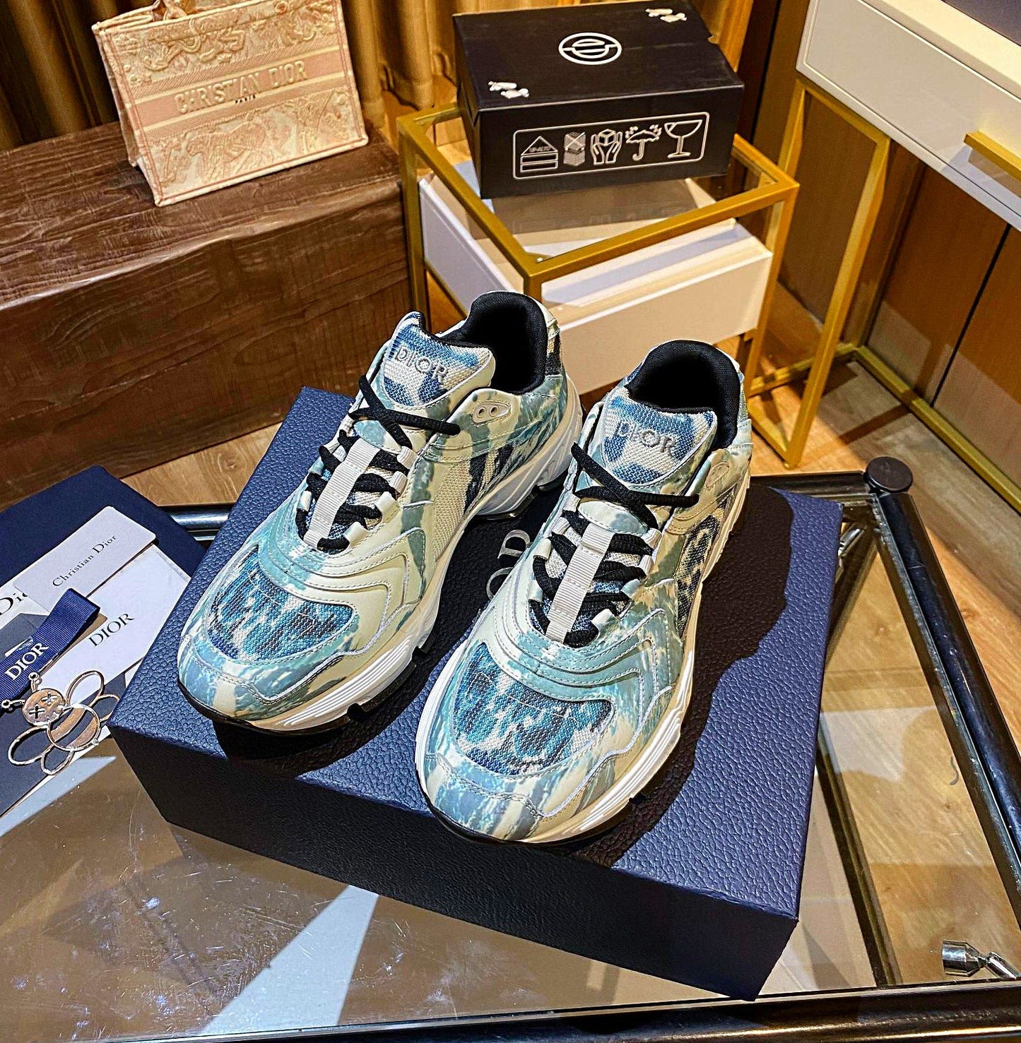 CHD  Sneakers