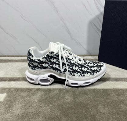 N*KE CHD  Sneakers Monogram 46