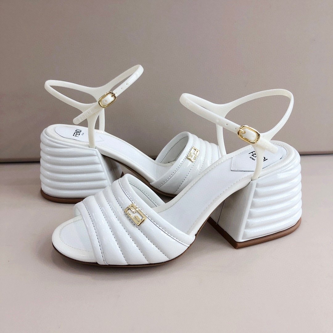 GU Sandals Suede  White