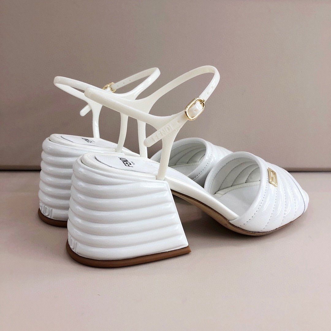 GU Sandals Suede  White