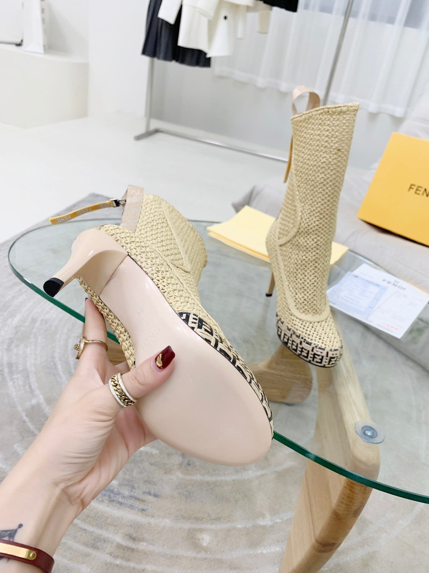 FEN  Boots Med Mesh