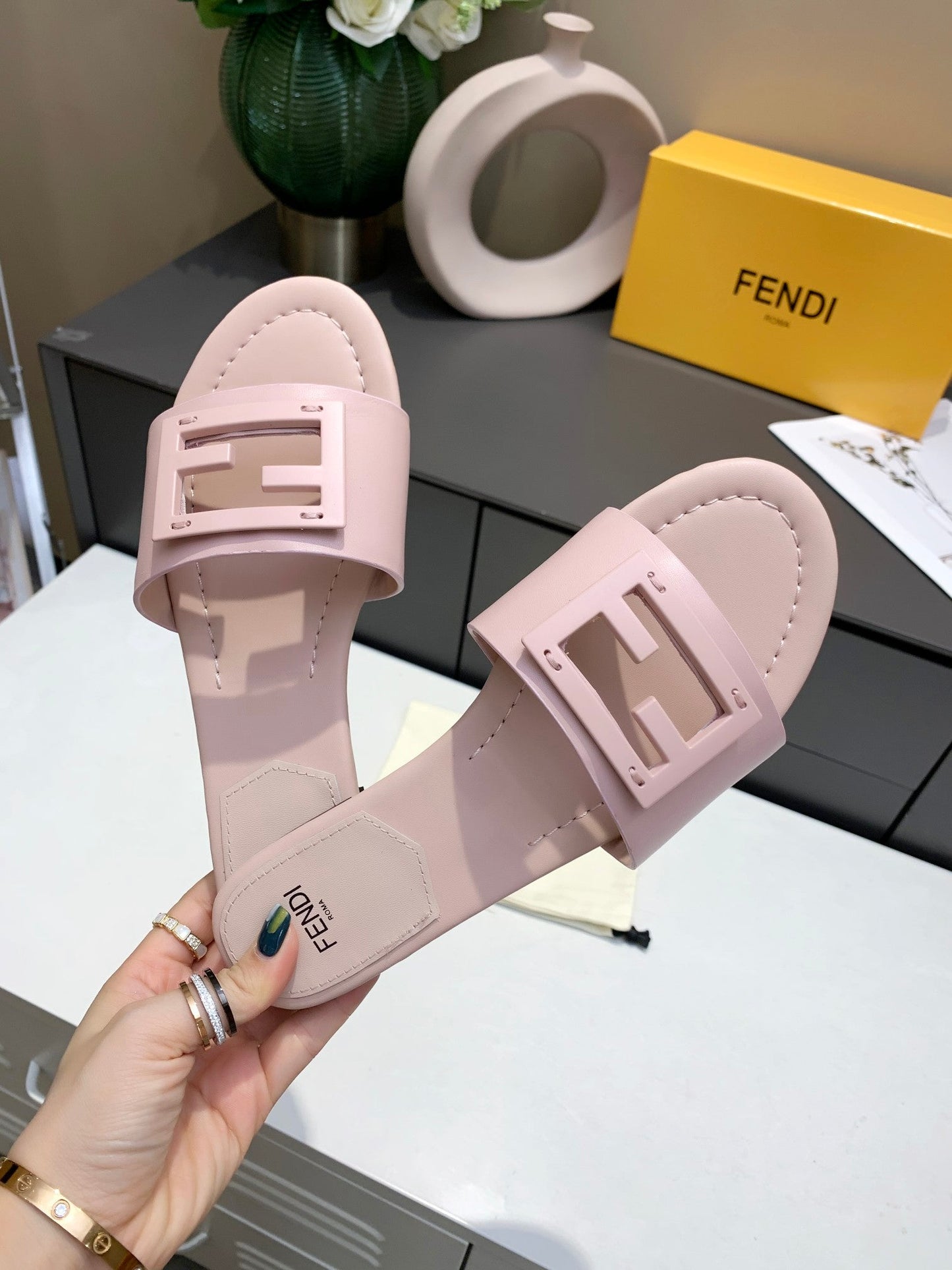 FEN Slippers Toe  Mule Pink