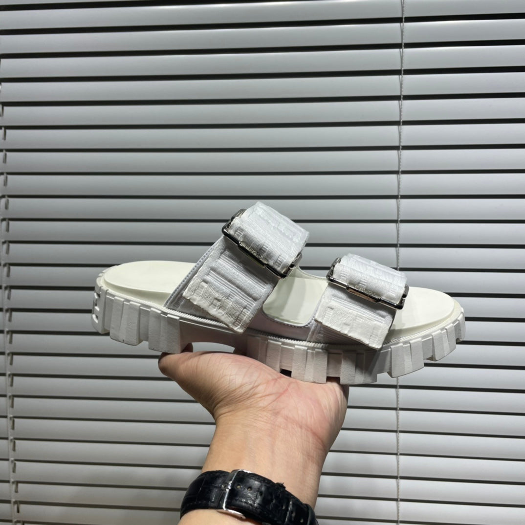 FEN Slippers Slide on White