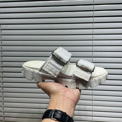 FEN Slippers Slide on White
