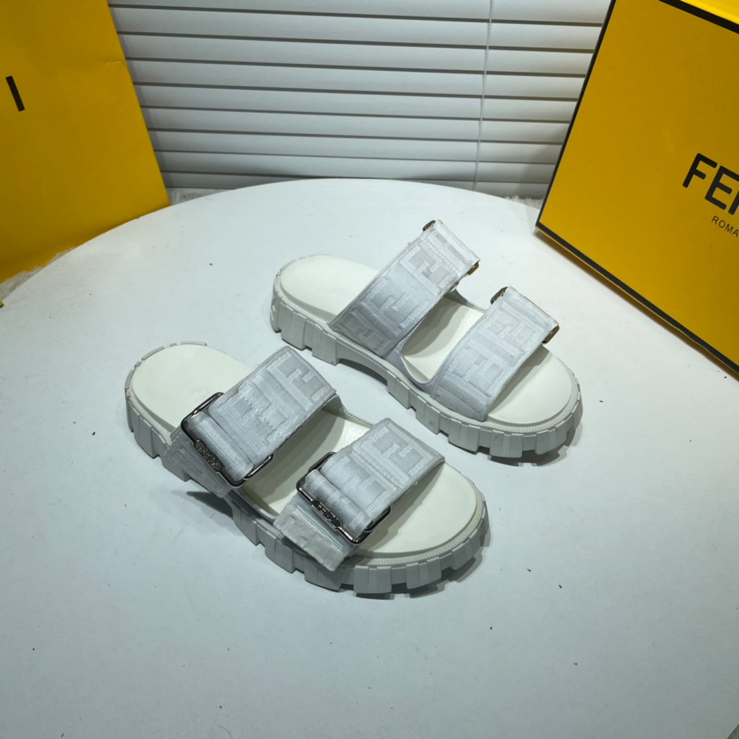 FEN Slippers Slide on White