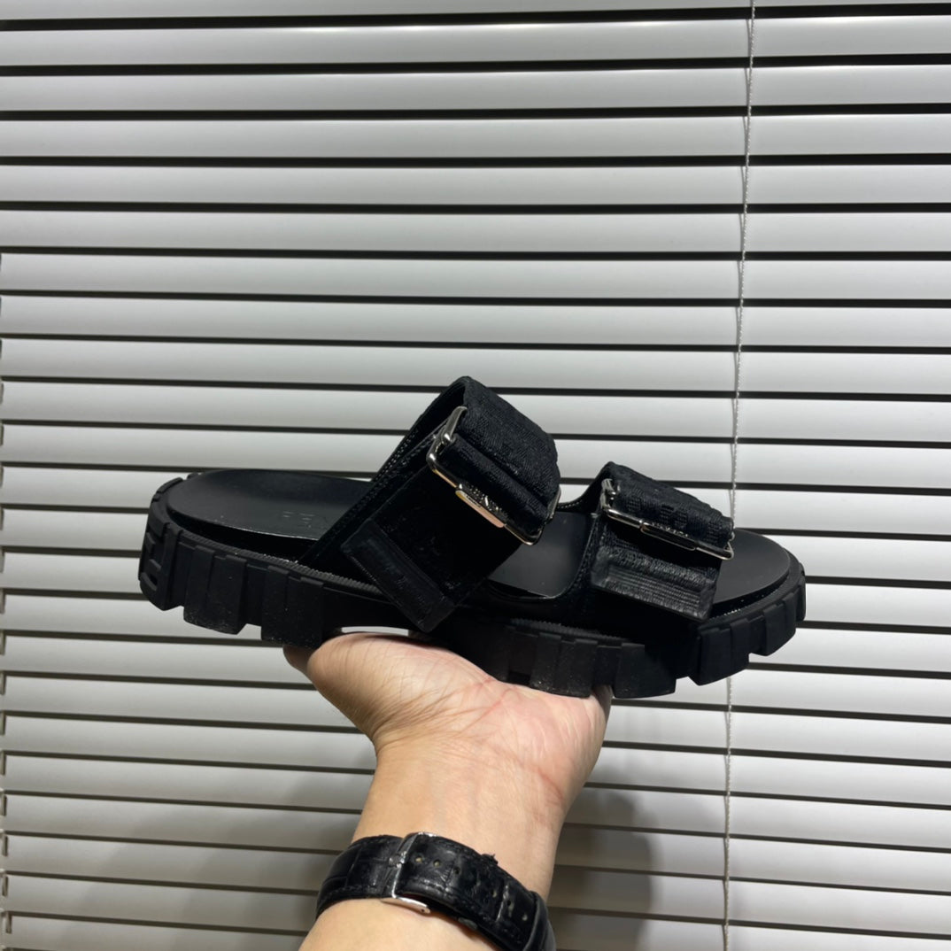 FEN Slippers Slide on Black