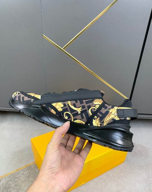 FEN vs VRC  Sneakers