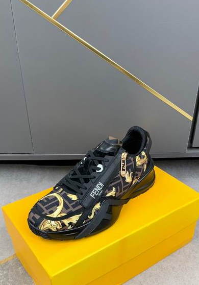 FEN vs VRC  Sneakers