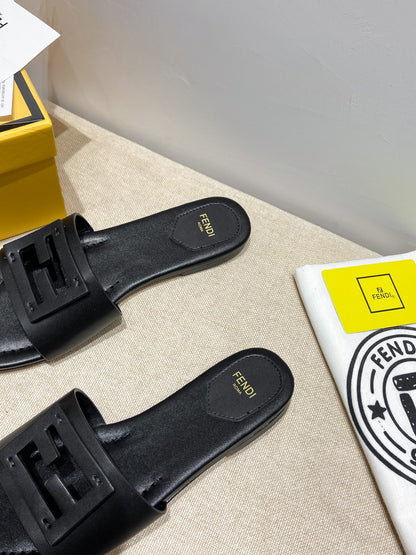 FEN Slippers Toe  Mule Black