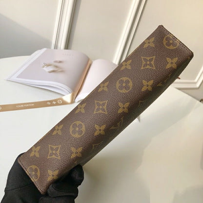 LU Bag Pochette Voyage MM