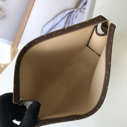 LU Bag Pochette Voyage MM