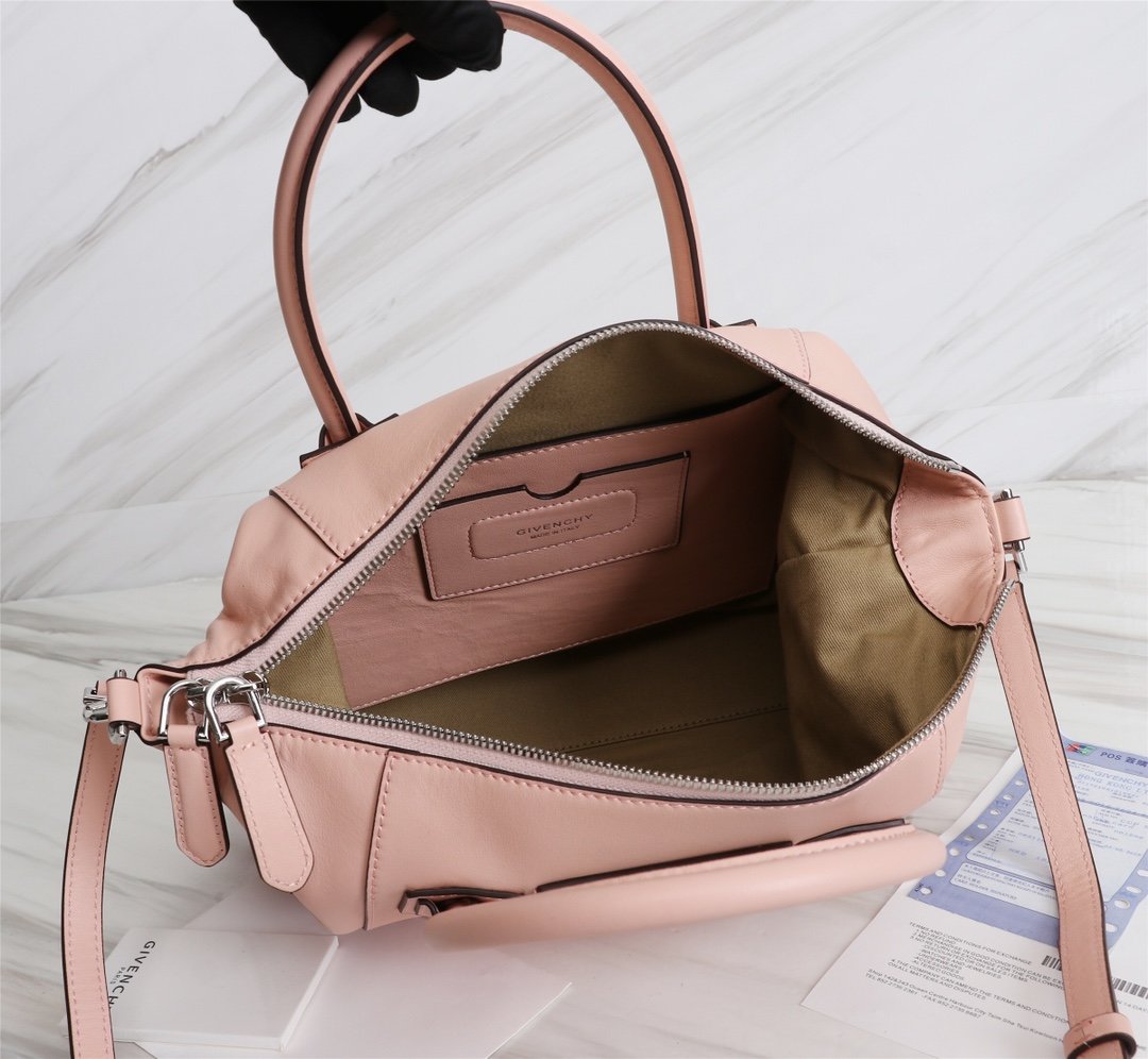 Givenjy Bag Pink  Antigona