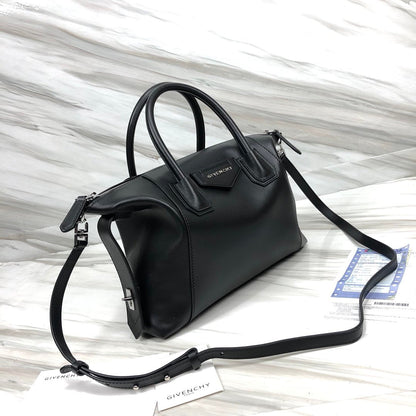 Givenjy Bag Black 2 SIZES Antigona
