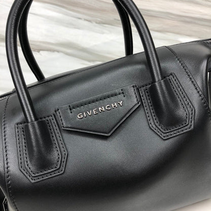 Givenjy Bag Black 2 SIZES Antigona