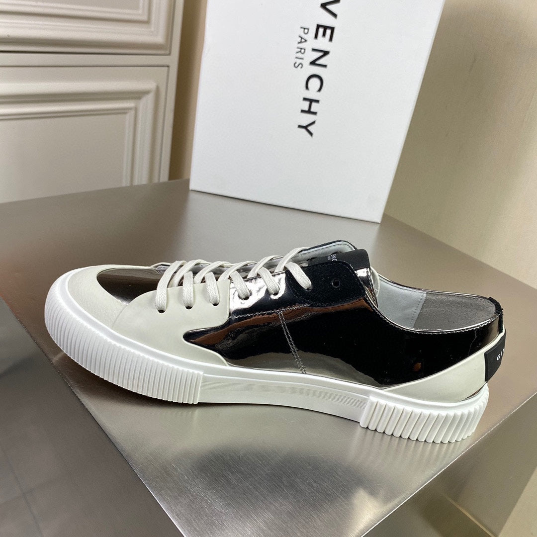 Givenjy Sneakers Run Away