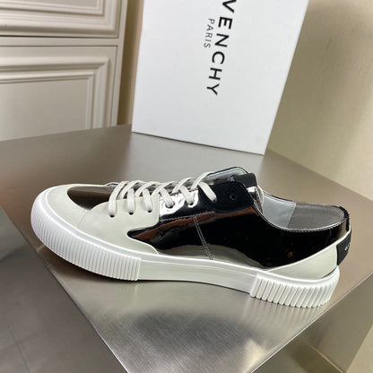 Givenjy Sneakers Run Away