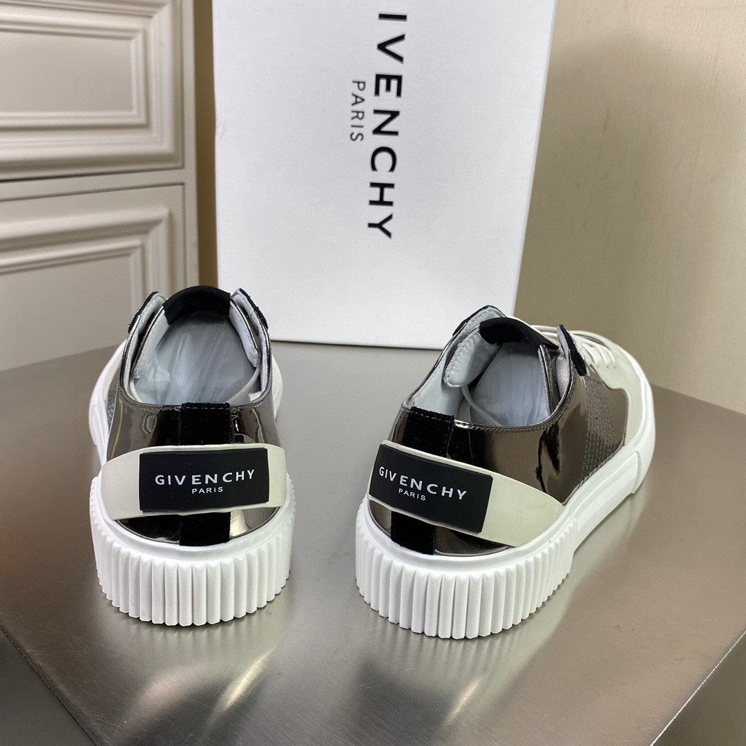 Givenjy Sneakers Run Away
