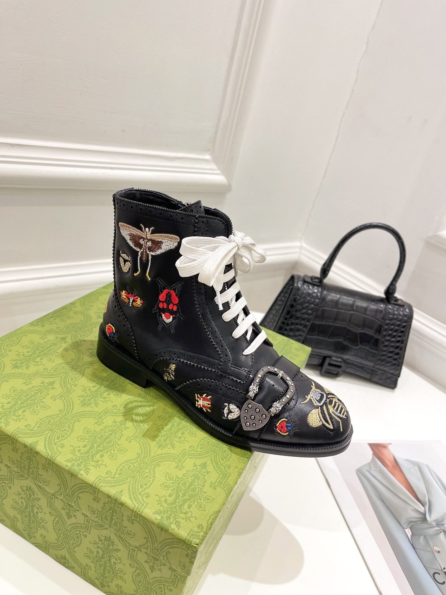 GU Boots Embroidered